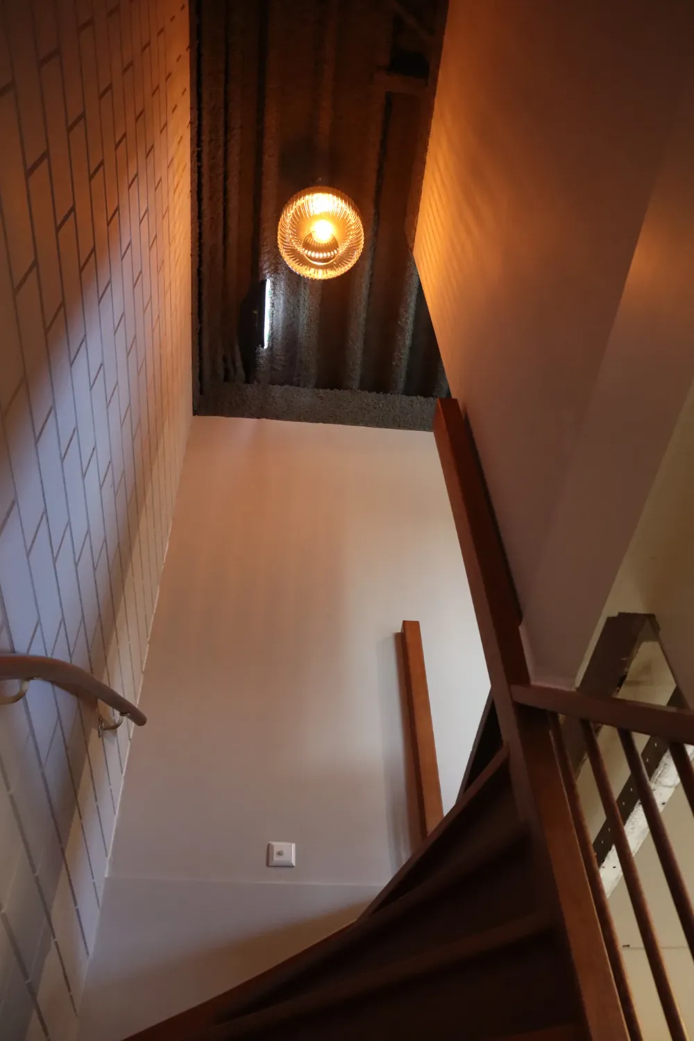 Trap met hanglamp
